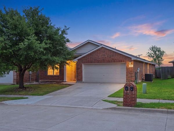 2665 Gardendale Drive, Fort Worth, TX 76120