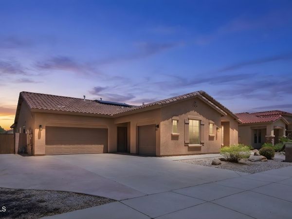 2406 W DESPERADO Way, Phoenix, AZ 85085