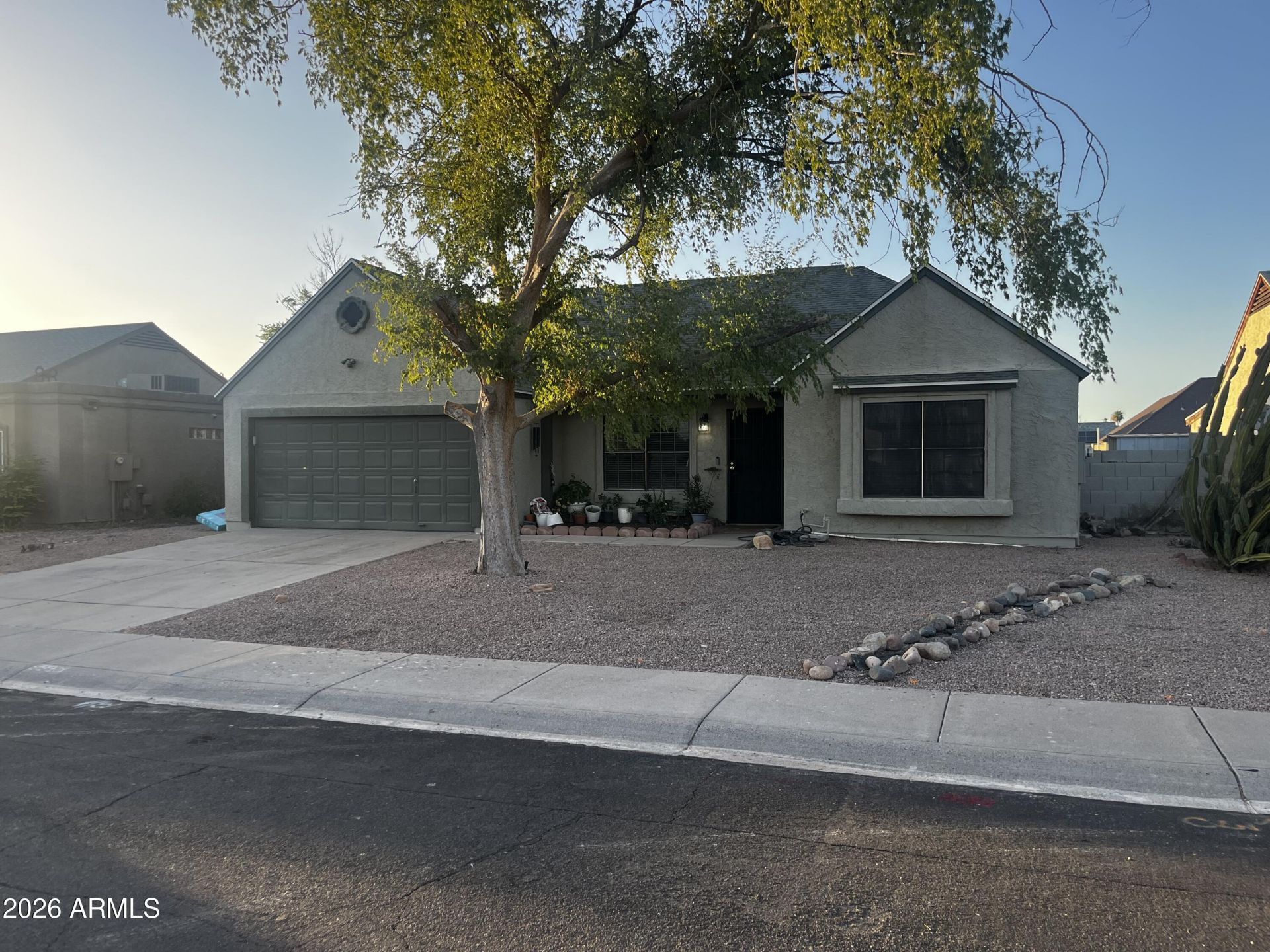 5922 W Hearn Road, Glendale, AZ 85306 Main Photo