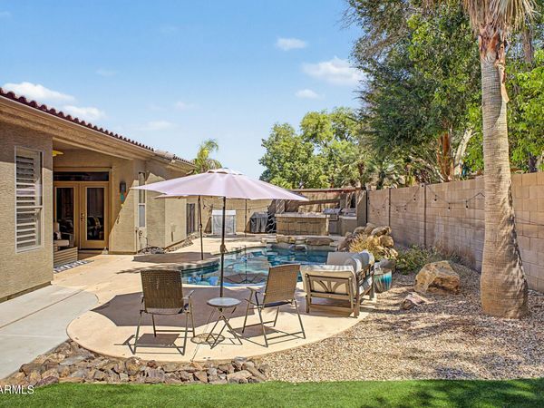545 S LEMON Court, Gilbert, AZ 85296