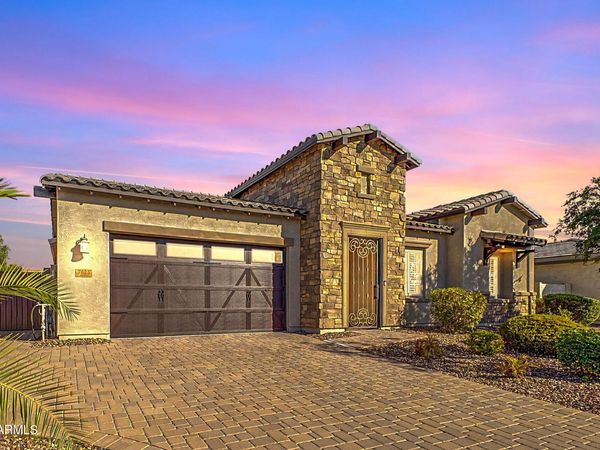 7623 S BARLOW Drive, Gilbert, AZ 85298