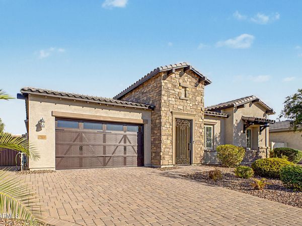 7623 S BARLOW Drive, Gilbert, AZ 85298