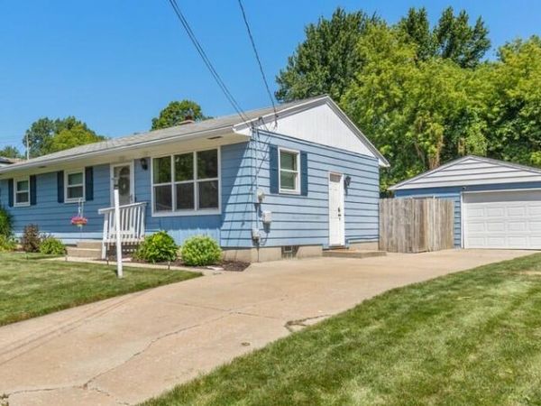 1001 Coventry Drive NW, Grand Rapids, MI 49544