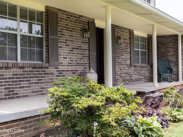 1215 Buxton Drive, Knoxville, TN 37922