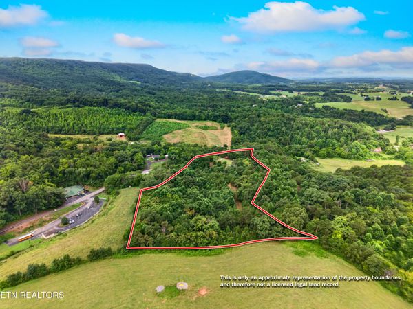 420 Blowing Cave Rd, Sevierville, TN 37876