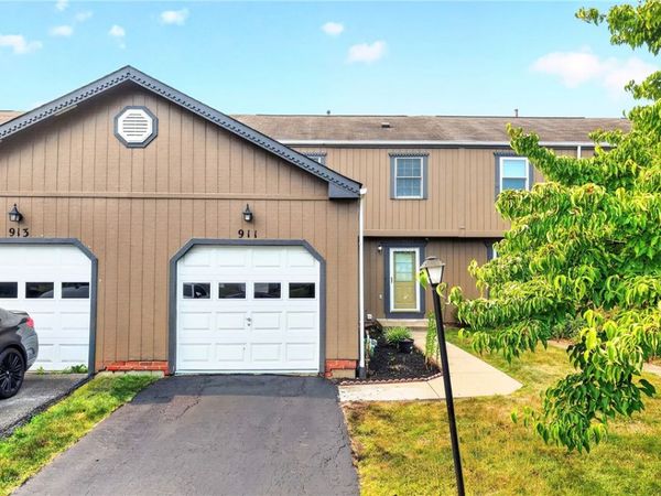 911 Sunset Cir, Cranberry Twp, PA 16066