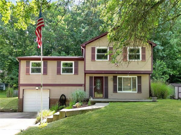 117 Walnut Dr , Baden, PA 15005