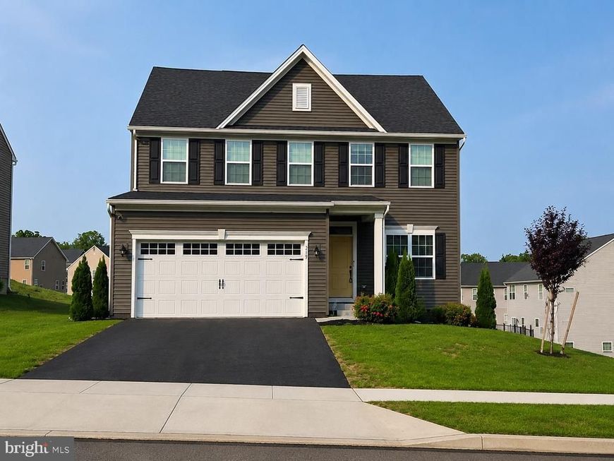 219 Chadsworth Way, York, PA 17402 Main Photo