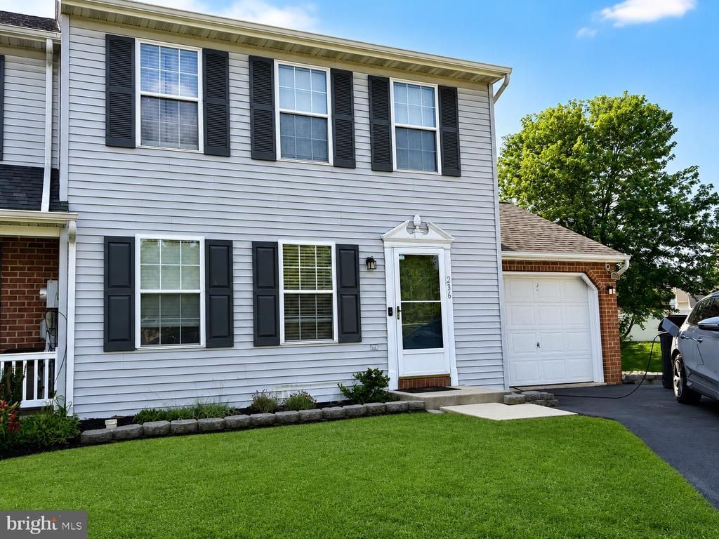 236 CHELMSFORD DRIVE , MARIETTA, PA 17547