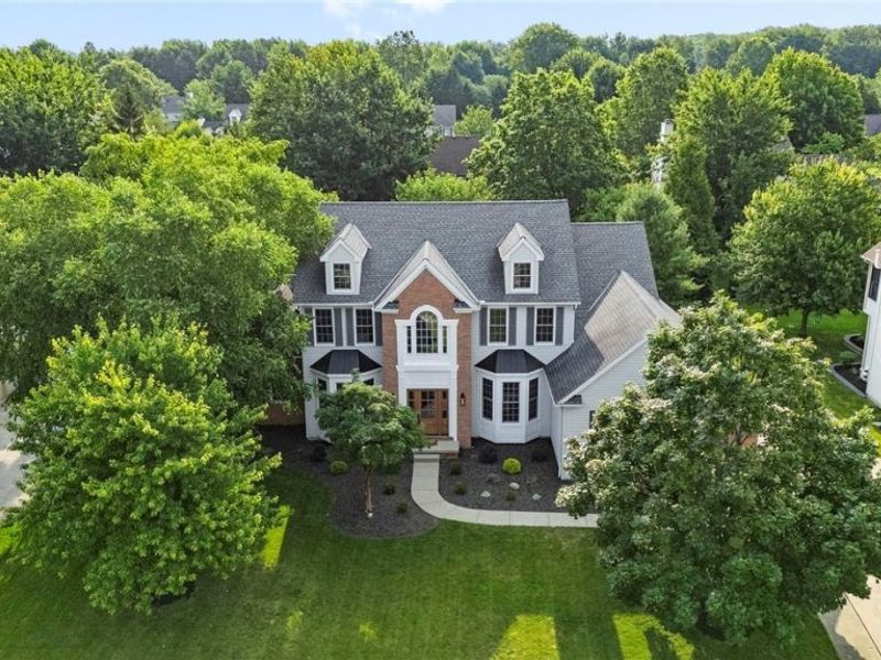 611 Arborside Lane, Avon Lake, OH 44012 Photo 2