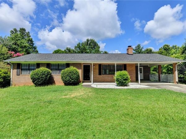 3267 Hilltop Circle , Gainesville, GA 30506