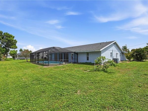 3812 SE 10th AVE , CAPE CORAL, FL 33904