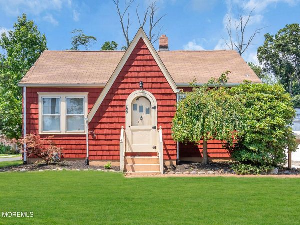 180 Tinton Avenue, Eatontown, NJ 07724