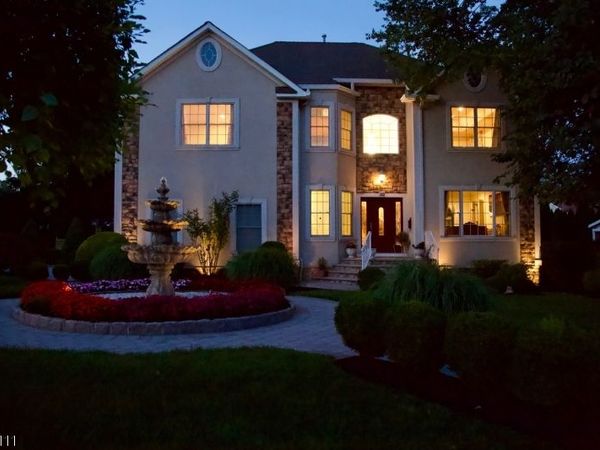 20 Hugenot St, East Hanover, NJ 07936