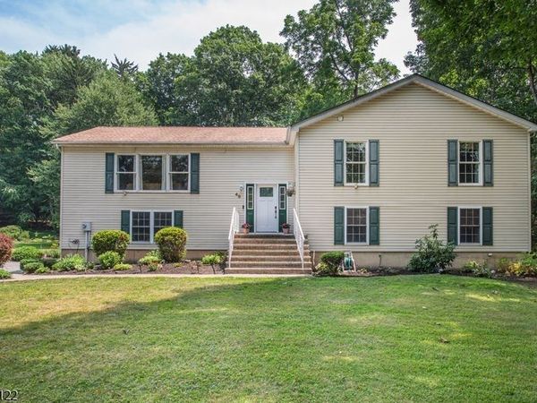 48 Green Ln, Randolph, NJ 07869