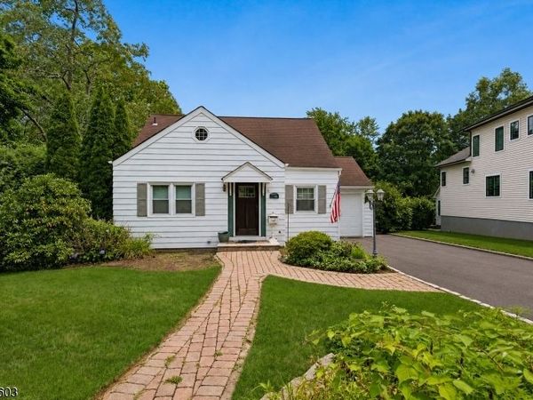 123 Hillside Ave, Livingston, NJ 07039