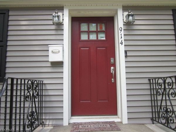 914 Oak St, Roselle, NJ 07203