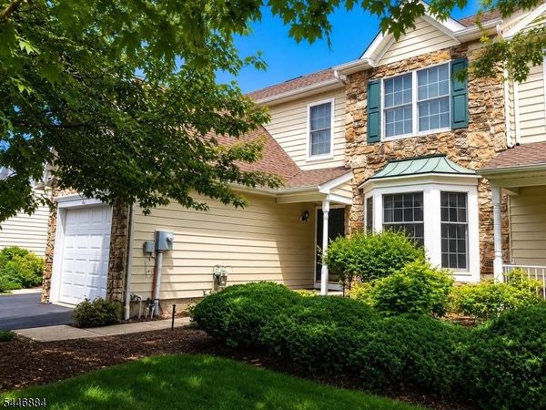 197 Patriot Hill Dr, Bernards, NJ 07920