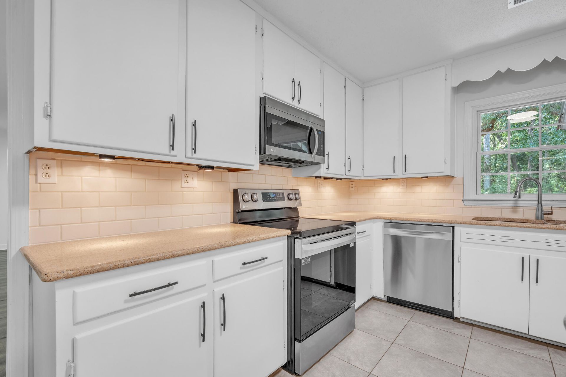 3538 Johan Boulevard Photo 14