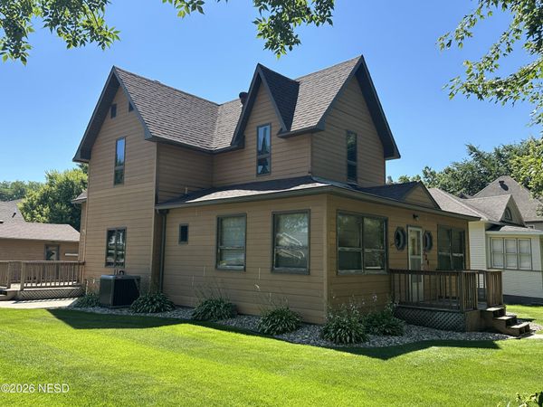 324 2ND STREET NE, Watertown, SD 57201
