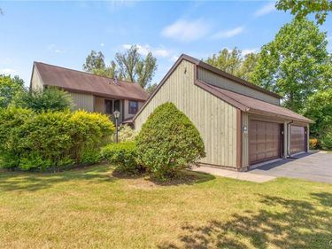 598 Village Boulevard N, Baldwinsville, NY 13027