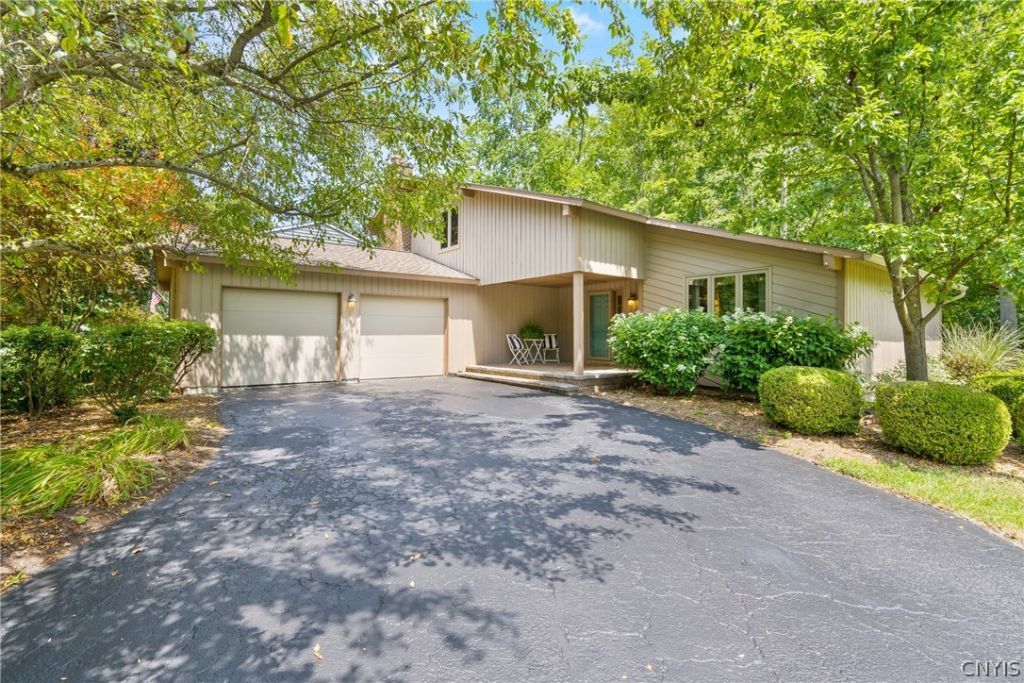 8802 Wandering Way, Baldwinsville, NY 13027 Main Photo