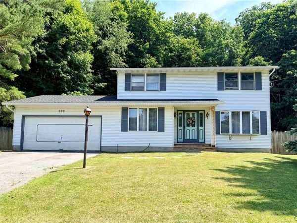 209 Merriwether Drive, Syracuse, NY 13219