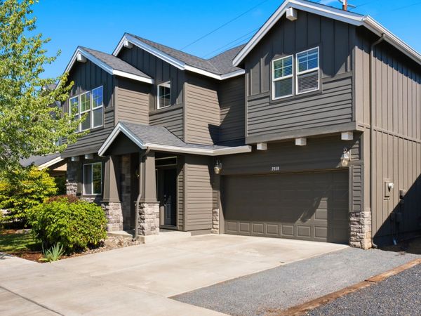 2858 NE Forum Drive, Bend, OR 97701