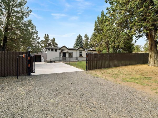 20007 Beaver Lane, Bend, OR 97703
