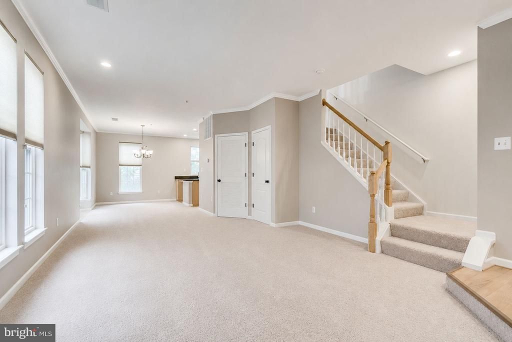 5098 English Terrace, Unit 101, Alexandria, VA 22304 Main Photo