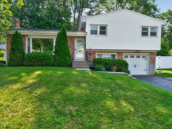 29 Brookwood Drive, Latham, NY 12110