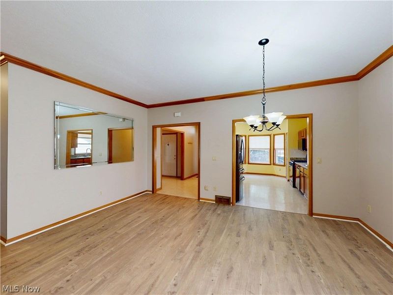 285 Village Drive, Unit 23, Seven Hills, OH 44131 Photo 11