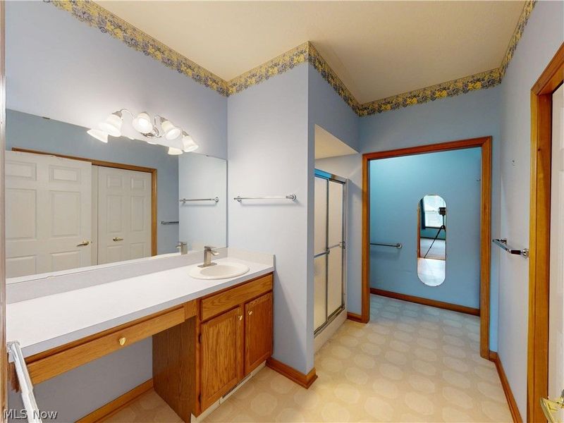 285 Village Drive, Unit 23, Seven Hills, OH 44131 Photo 20