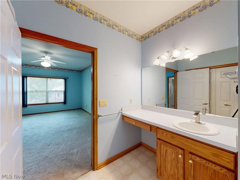 285 Village Drive, Unit 23, Seven Hills, OH 44131 Photo 23