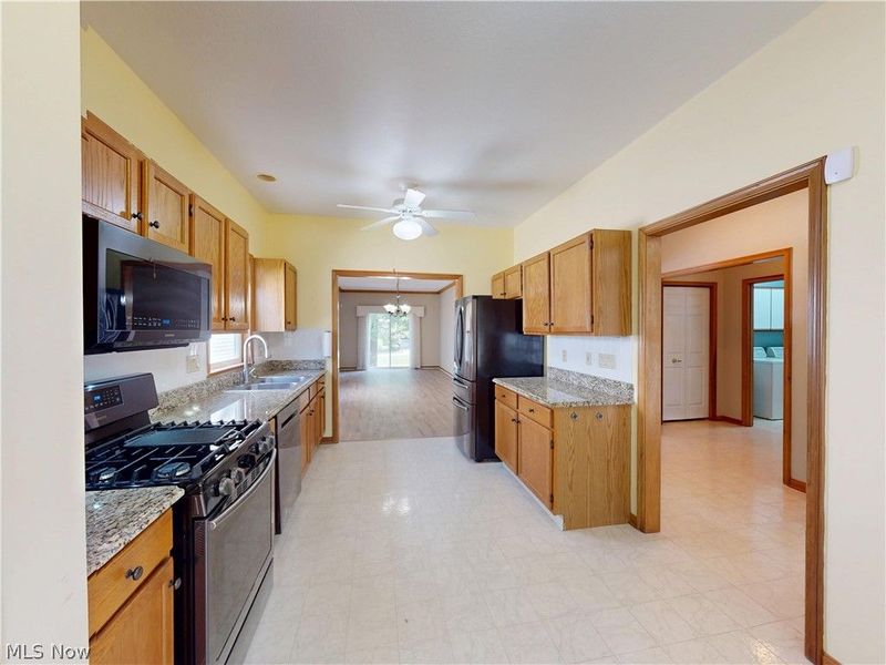 285 Village Drive, Unit 23, Seven Hills, OH 44131 Photo 6