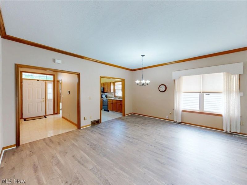 285 Village Drive, Unit 23, Seven Hills, OH 44131 Photo 9