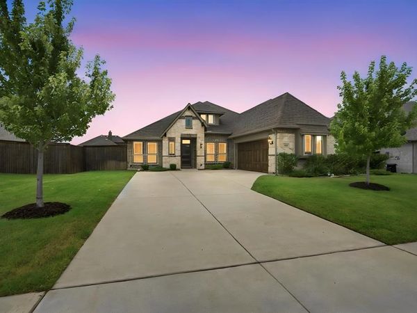 466 Summer Grove Drive, Midlothian, TX 76065