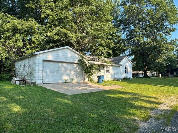 101 3rd Avenue , Edwardsville, IL 62025