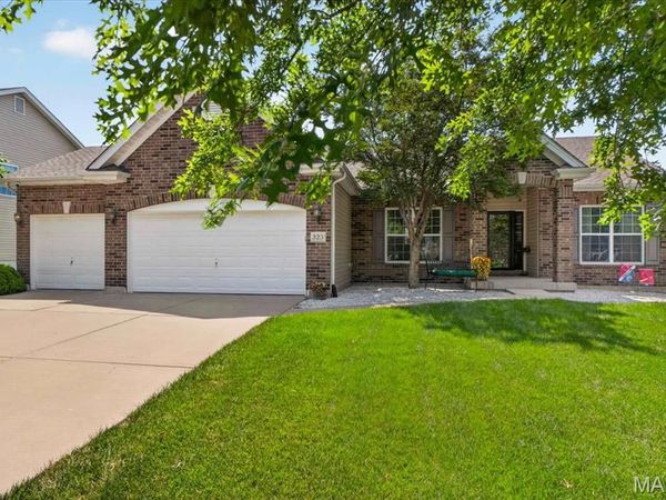 323 Mason Glen Drive , Lake St Louis, MO 63367