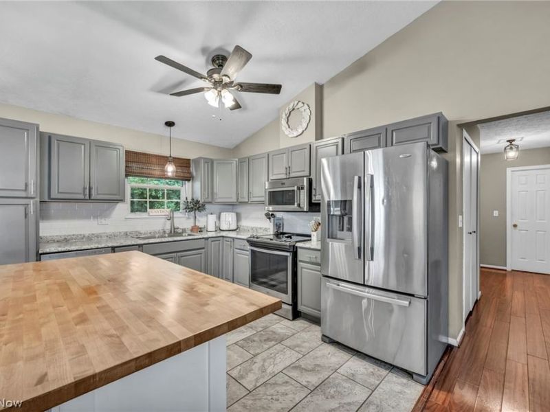 6302 Ridgeview Boulevard, North Ridgeville, OH 44039 Photo 14