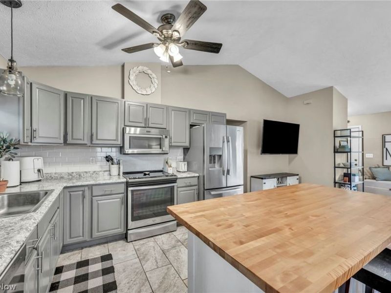 6302 Ridgeview Boulevard, North Ridgeville, OH 44039 Photo 16