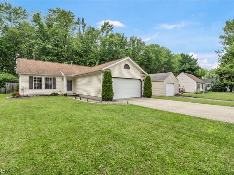 6302 Ridgeview Boulevard, North Ridgeville, OH 44039 Photo 2