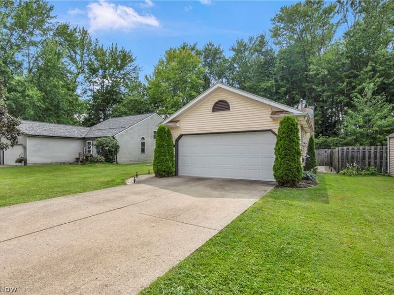 6302 Ridgeview Boulevard, North Ridgeville, OH 44039 Photo 3