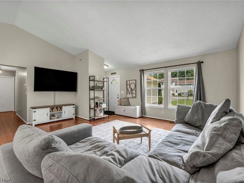 6302 Ridgeview Boulevard, North Ridgeville, OH 44039 Photo 7