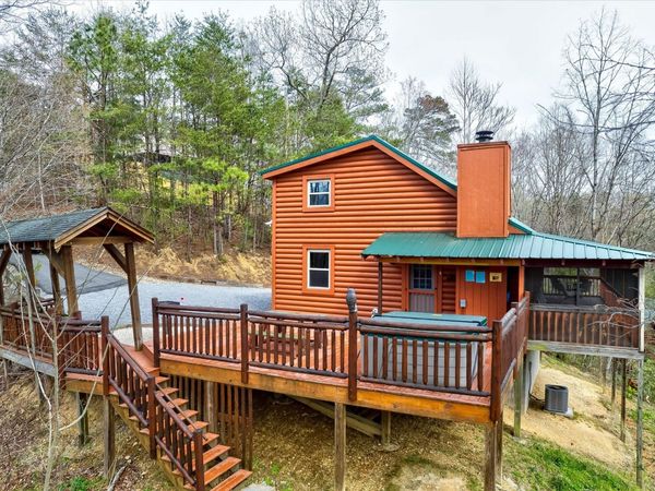 1380 Cupid Way, Sevierville, TN 37876