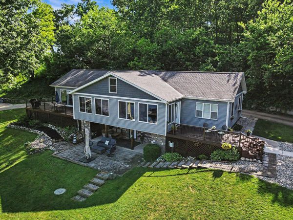 12144 S Sherman Lake Drive, Augusta, MI 49012