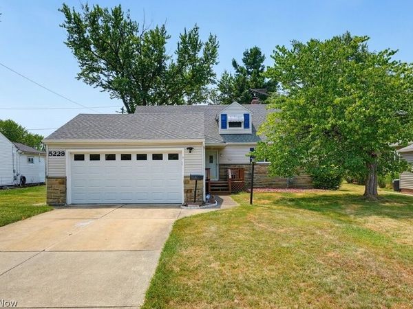 5228 Thornbury Road , Lyndhurst, OH 44124