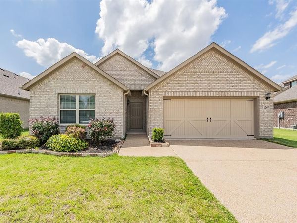 1207 Putnam Street, Mansfield, TX 76063