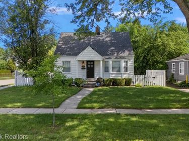 303 Midland Boulevard, Royal Oak, MI 48073