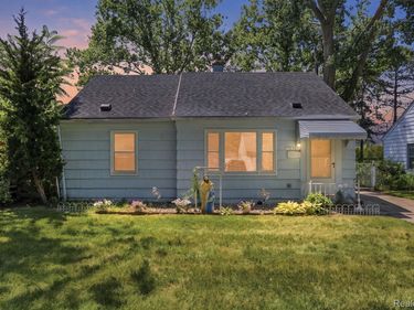 10401 Albany Street, Oak Park, Mi 48237